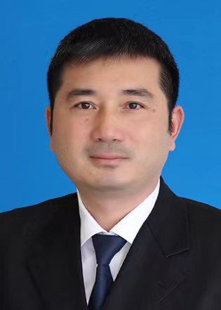 李 瑜